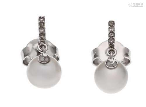 Akoya diamond stud earrings WG 585/000, each with an Akoya pearl 6 mm and 4 diamonds,total 0.04 ct