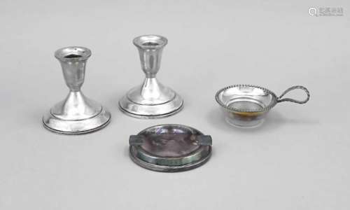 Mixed lot of five pieces, 20th cent., silver different fineness, pair of candlesticks, teastrainer
