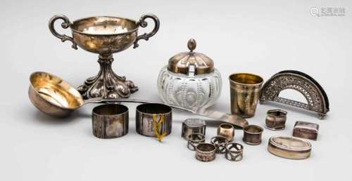 Mixed lot of 17 small pieces, 20th century, various manufacturers, silver differentfinenesses