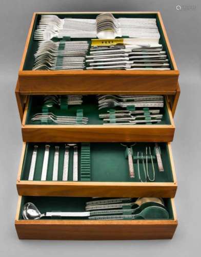 Cutlery box with 119 pieces of cutlery, German, 20th century, hallmarked Wilhelm DracheKG, Solingen,