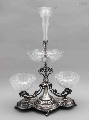 Large centerpiece, around 1900, plated, four-pass stand on 4 decorated feet, with richrelief