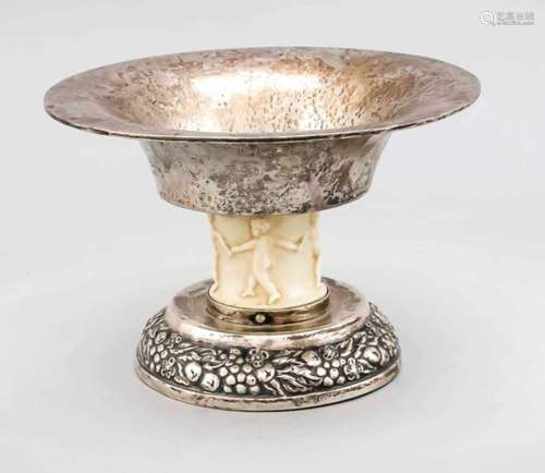 Round Art Deco bowl, Sweden, 1918, hallmarked unclear, marked silver, round domed andfilled stand