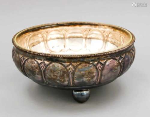 Round bowl, German, around 1900, hallmarked WMF, Geislingen, Straußenmarke, plated, on 3spherical