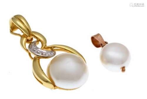 Clip tag GG / WG 333/000 with white shell pearl 12 mm and tag GG 375/000 with whitecultured pearl