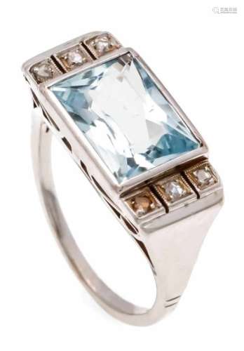 Aquamarine diamond ring WG 585/000 with a scissor cut fac. Aquamarine 11 x 8 mm and 6diamond
