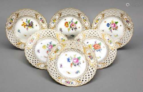 Six breakthrough plates, Meissen, late 20th century, 1st quality, polychrome flower andinsect