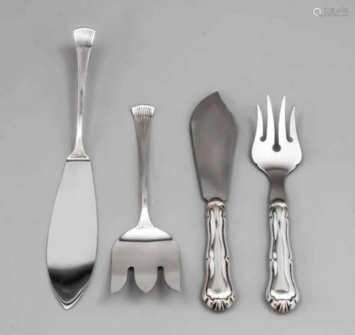 Two-piece fish serving cutlery, Sweden, 1942, silver 830/000, curved and filled handles,l. 23.5