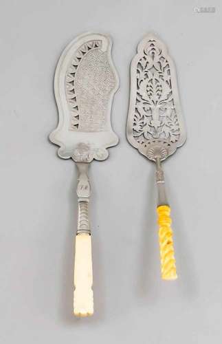 Two servers, 19th century, different manufacturers, silver 12 (750/000) resp. 13 (812.5 /000),