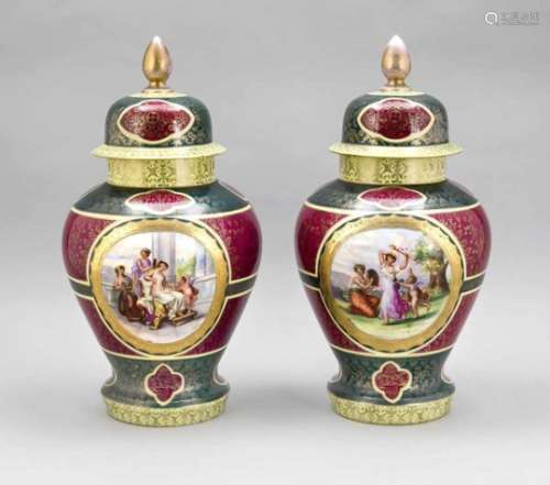 Pair of lidded vases, Thuringia, Anf. 20th century, medallions on the front with antiquingscenes,
