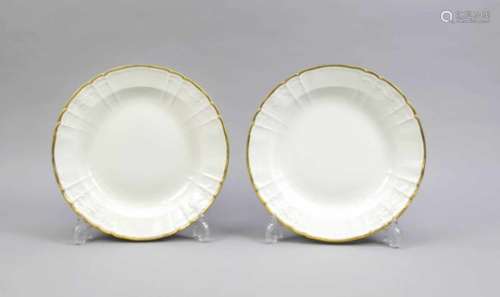 Two round presentation plates, KPM Berlin, marks before 1945, 2nd quality, form Rocaille,white