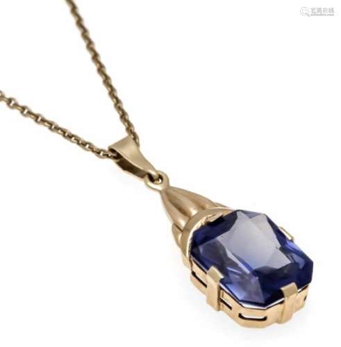 Synth. Sapphire pendant GG 585/000 with a scissor-cut fac. Synt.sapphire 10 x 8 mm, length24 mm,