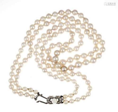 Akoya necklace with plug clasp WG / GG 585/000 with an Akoya pearl 6 mm and diamond roses,2 rows