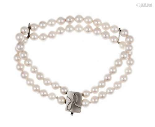 Akoya bracelet with buckle and intermediate parts WG 585/000 white Akoya pearls 5 mm, L.18.5 cm,