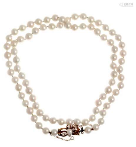 Akoya necklace with push clasp and SI chain GG 750/000 ungest., Expertized, with 6brilliants,