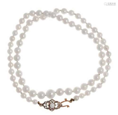 Akoya necklace with buckle GG / WG 750/000 undet., Expertized, with white gemstones, 2missing, white