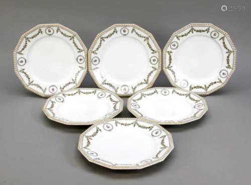 Six flat plates, Nymphenburg, mark 1925-75, Pearl shape based on the model by DominikusAuliczek