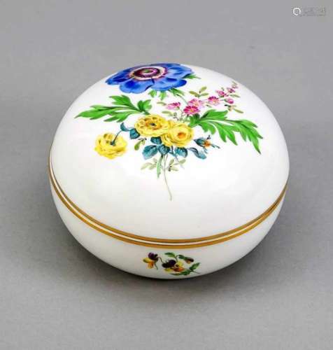 Large lidded box, Meissen, mark after 1934, 1st quality, polychrome painting, Germanflower, gold