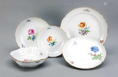 Five bowls, Meissen, marks 1957-72, 2nd quality, shape of new cutout, polychrome painting,German