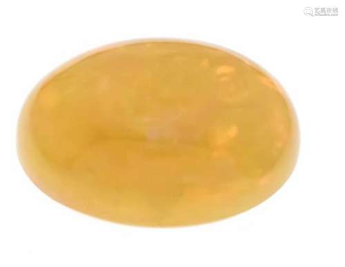 Milk opal 16.33 ct oval cabochon with excellent play of colors 21 x 15 x 10 mmMilchopal 16,33 ct