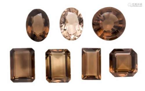 Mixed lot of 7 smoke quartzes, total 92.20 ct, various cut shapes, 18 - 15 mm, in goodcolor and