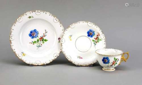 Place setting, 3 pieces, Meissen, marks after 1950, 2nd quality, edge with shell reliefdecoration,