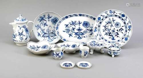Mixed lot, 13 pieces, Meissen, 19th / 20th century, onion pattern in underglaze blue,plate, mark