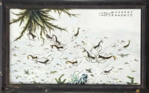 Famille-Verte Porzellanbild, China, 20. Jh., Flussuferausschnitt mit Shrimps,Wasserpflanzen und