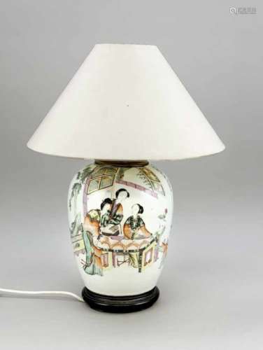 Famille rose vase mounted as a lamp. Vase: China, around 1900. Domestic scene with agarden view.