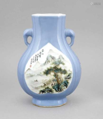 A Chinese vase, late Qing /early republic period, porcelain, polychrome onglaze painting,flattened
