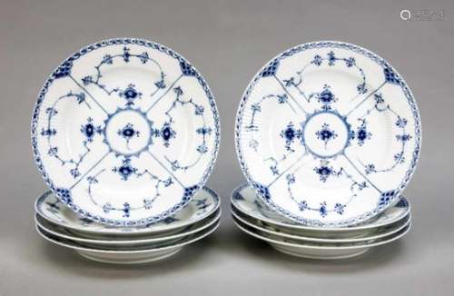 Eight dinner plates, Royal Copenhagen, 1960s, decor muslin half-lace painted in underglazeblue,