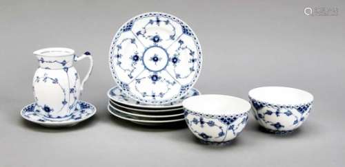 Mixed lot of Royal Copenhagen, 9 pieces, muslin colored decor in underglaze blue, 20thcentury, 2