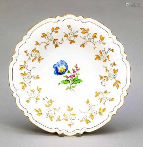 Splended bowl, Meissen, mark 1957-72, 1st quality, model no. K 228, polychrome flowerpainting in the