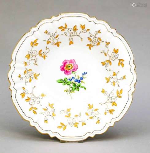 Splended bowl, Meissen, mark 1957-72, 1st quality, model no. K 228, polychrome flowerpainting in the