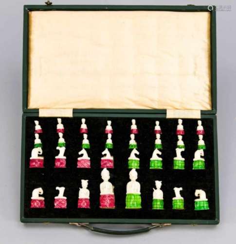 Elfenbein-Schachspiel in Köfferchen, wohl Indien, Anfang 20. Jh. Figuren als Moghuln,Elefanten,