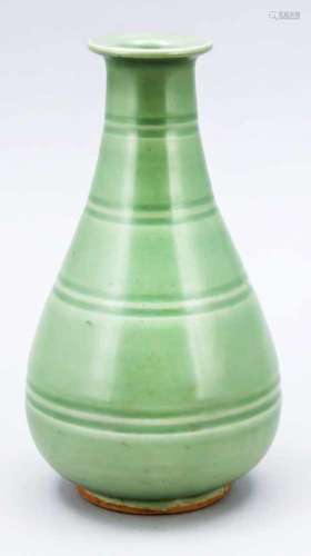 Celadon Vase, China (Tenryuji/Exportware für den japanischen Markt), wohl 15./16. Jh.Flaschenvase