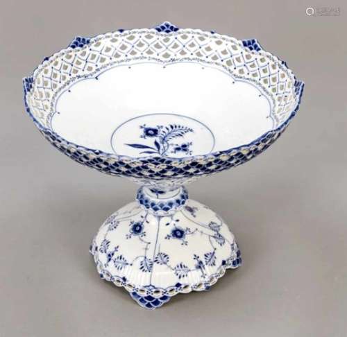 Centrepiece, Royal Copenhagen, mark before 1923, 1st quality, decor Blue Fluted Full Lacein