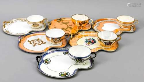 10 x Noritake-Teesets, Japan, 1. H. 20. Jh., jeweils eine Tasse auf einem PalettenförmigenTablett.