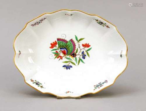 Oval bowl, Meissen, mark Pfeiffer period 1924-1934, 2nd quality, wicker relief margin,polychrome