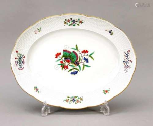 Large oval serving platter, Meissen, mark Pfeiffer period 1924-1934, 2nd quality, wickerrelief