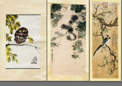 3 Bildrollen, Asien, 20. Jh., verschiedene Motive, Breite im zusammengerollten Zustand bis73 cm