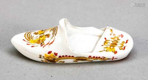 Small shoe, Meissen, mark 1924-34, 1st quality, polychrome painted, decor yellow courtdragon,