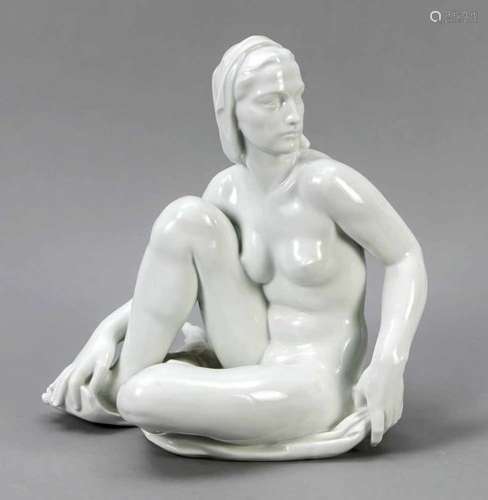 Observing nude, Meissen, after 1973, 2nd quality, designed by Robert Ullmann in 1939(sign.),