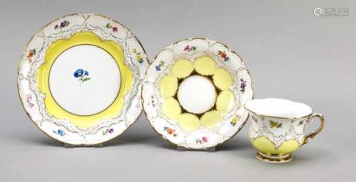 Splended place setting, 3 pieces, Meissen, mark 1957-72, 2nd quality, B-shape, polychromepainted