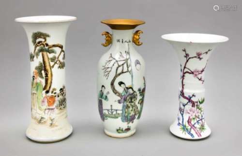 3 Vase, China, 19./20. Jh. 1 x Stangenvase mit Famille-Rose-Dekor und Gedicht-Kalligrafie(H. 27 cm),