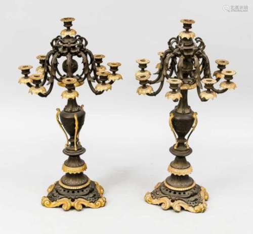 Paar sehr große Prunk-Girandolen, 19. Jh., Metallguss, bronziert u. teilvergoldet,dreipassiger