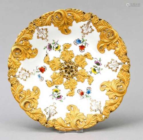 Splendor plate, Meissen, after 1950, 1st quality, model no. B 150, acanthus leaves inrelief,