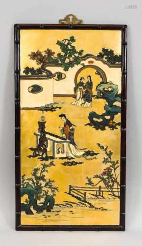 Koromandellack-Wandbild, China, 20. Jh., Palastgartenszene mit Figurenstaffage, Mauer undFelsen.