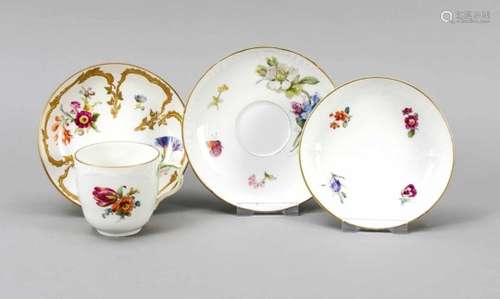 Mixed lot, 4 pieces, KPM Berlin, 20th century, form Neuzierat, cup with saucer, mark 1913,polychrome