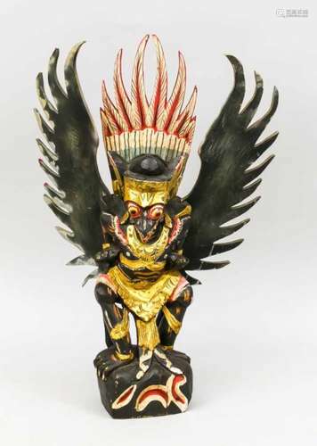 Garuda, Indonesien, Mitte 20. Jh. Holzschnitzerei, polychrom und Gold staffiert. Flügel(ersetzt) und