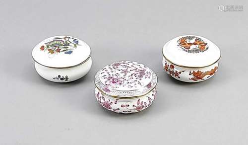 Three round lidded boxes, Meissen, 1970s, 1st quality, flat lid, polychrome painting,Indian